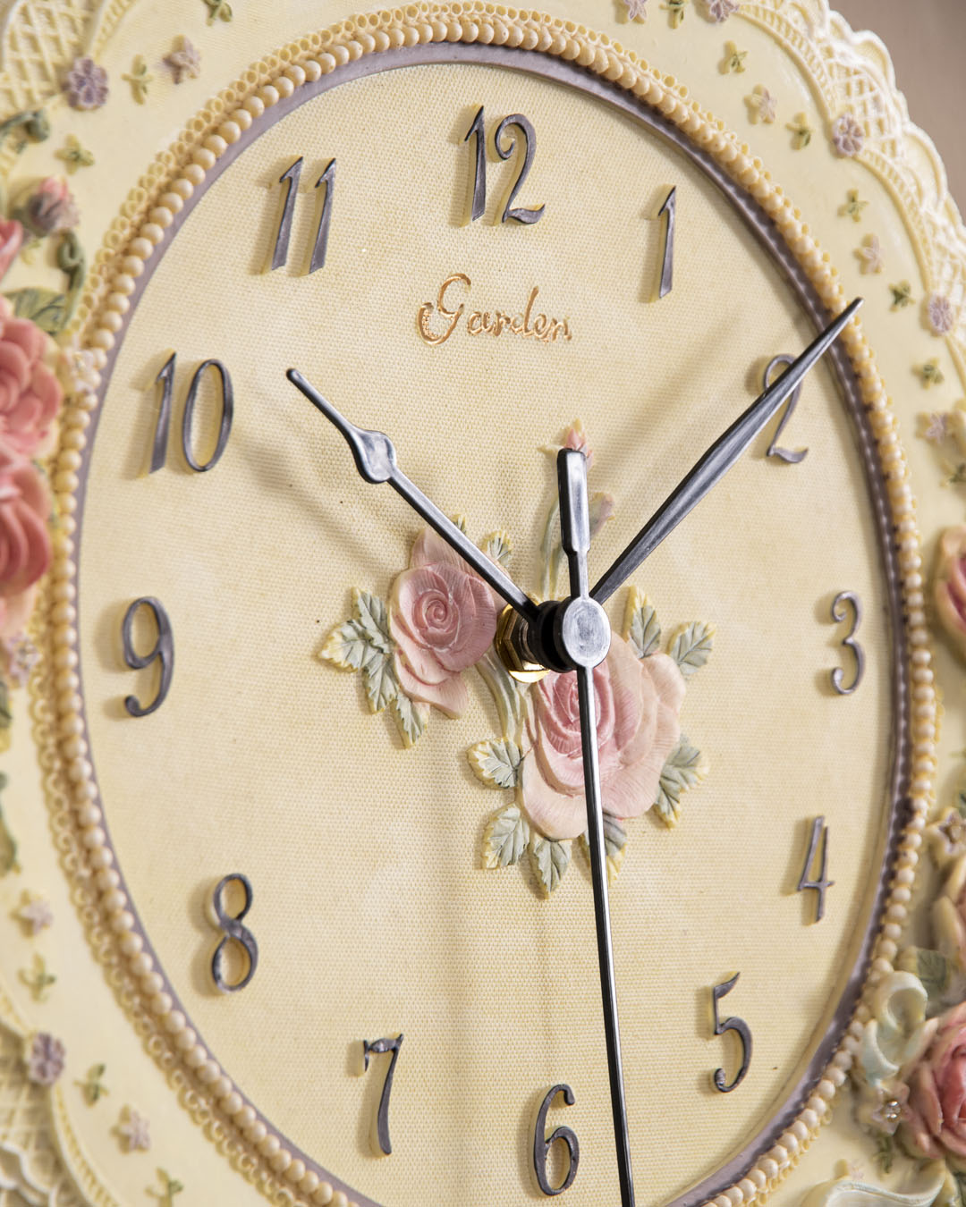 Country Roses' Vintage Wall Clock