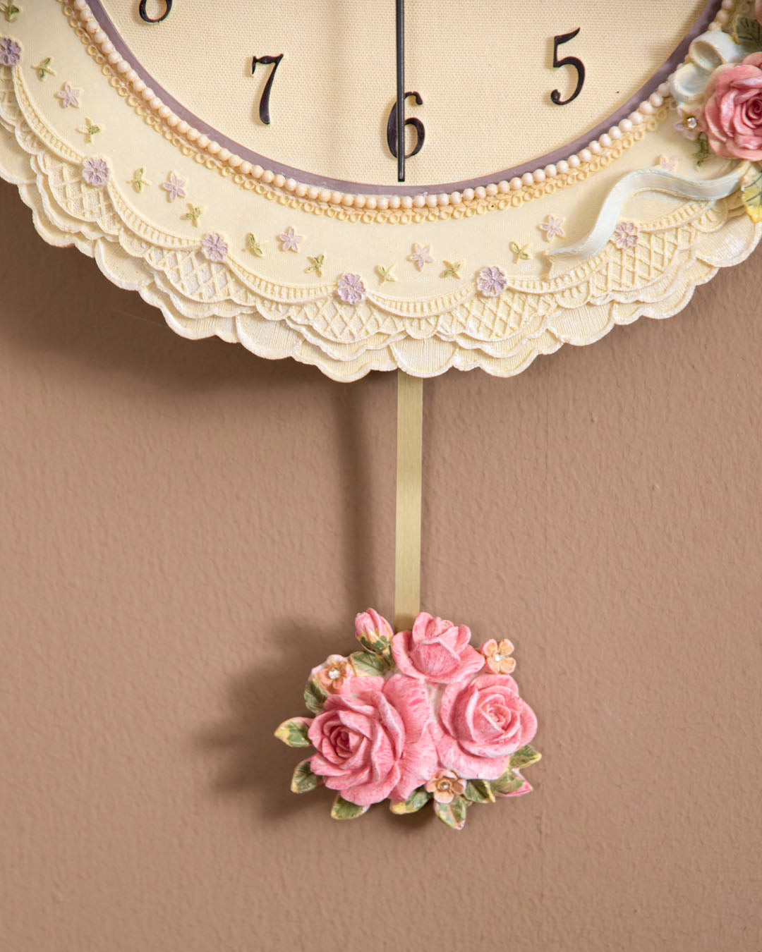 Country Roses' Vintage Wall Clock