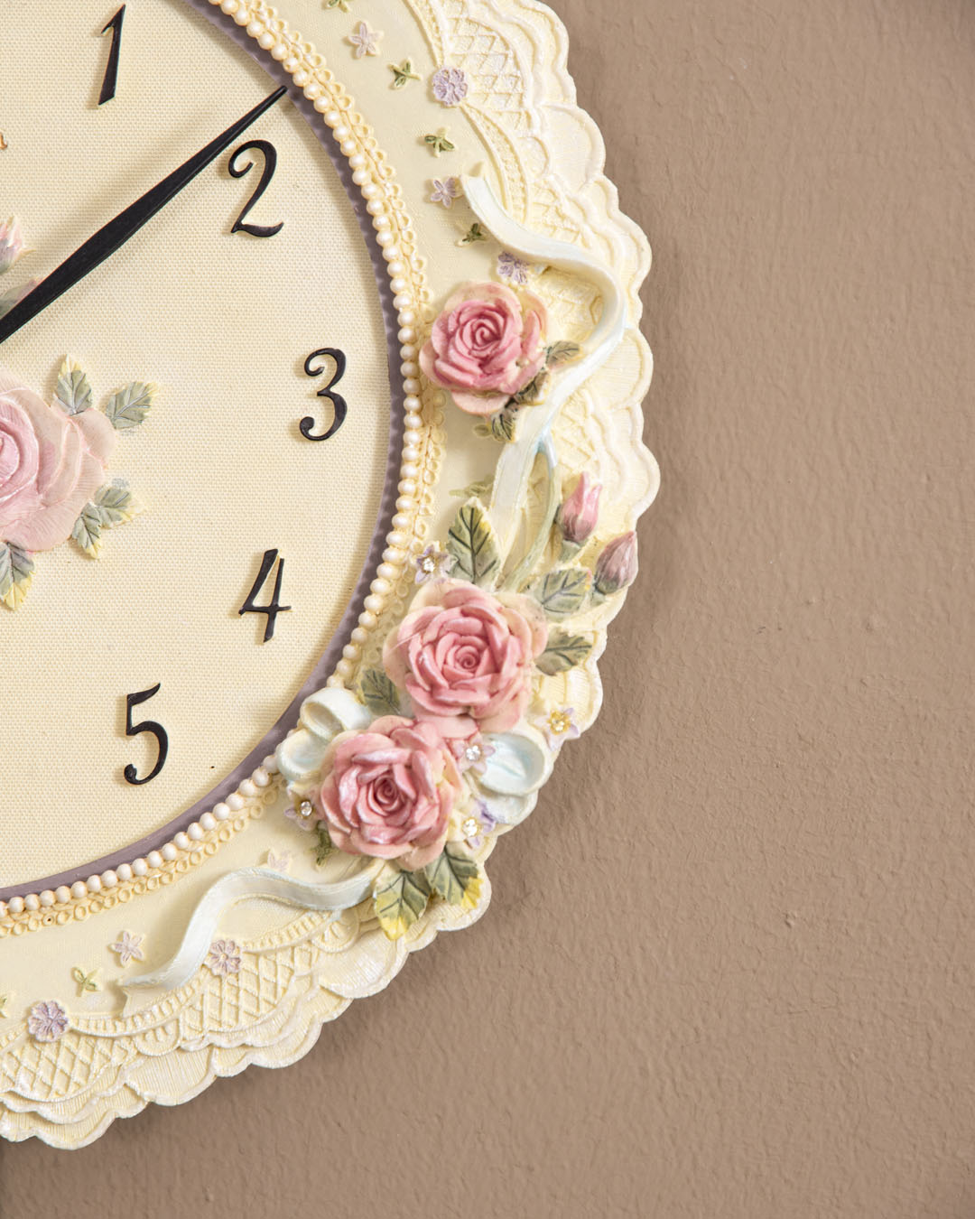 Country Roses' Vintage Wall Clock
