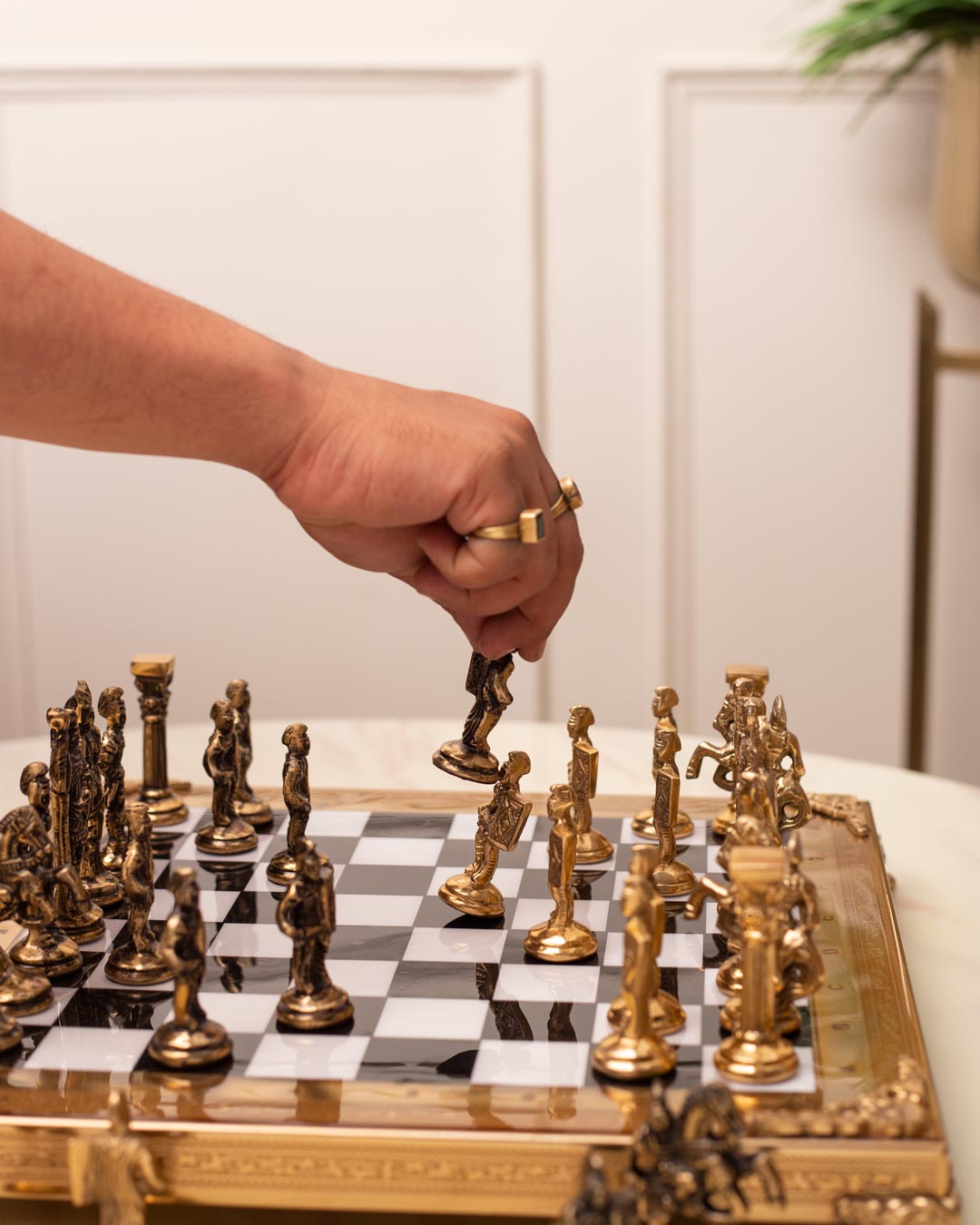 Historical Greek vs Roman Army Chess Set